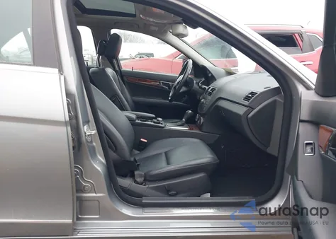 2009 Mercedes-Benz C 300 from USA, damaged, VIN WDDGF81X99F309358